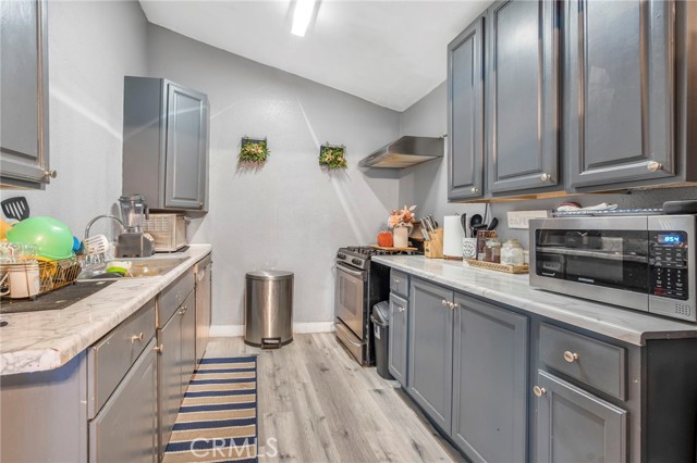 Detail Gallery Image 3 of 42 For 18325 El Molino, Bloomington,  CA 92316 - 3 Beds | 1 Baths