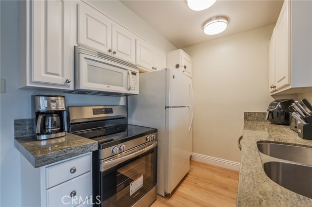 1 Bed Home for Sale in Playa del Rey, California