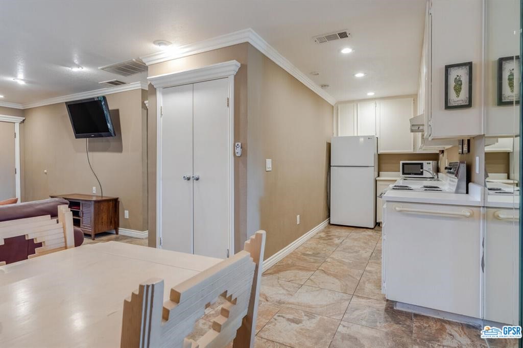 Detail Gallery Image 9 of 15 For 2810 N Arcadia Ct #111,  Palm Springs,  CA 92262 - 1 Beds | 1 Baths