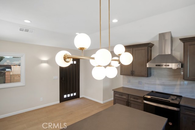 Detail Gallery Image 8 of 23 For 7633 Fallbrook Ave, West Hills,  CA 91304 - 3 Beds | 2 Baths