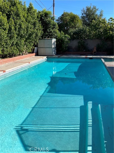 10016 Sophia Avenue, North Hills CA: https://media.crmls.org/medias/ea010b3a-a9a0-4aa3-8035-66500727924b.jpg