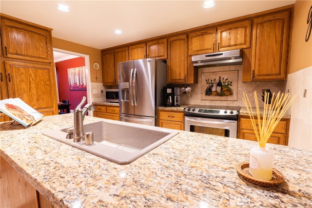 55 Cresta Verde Drive, Rolling Hills Estates, California 90274, 3 Bedrooms Bedrooms, ,2 BathroomsBathrooms,Residential,Sold,Cresta Verde,SB22072492