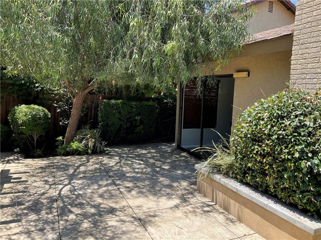 171 S Lincoln Street, Orange CA: https://media.crmls.org/medias/ea02cbfb-887f-443e-8f50-5052a84a22f5.jpg