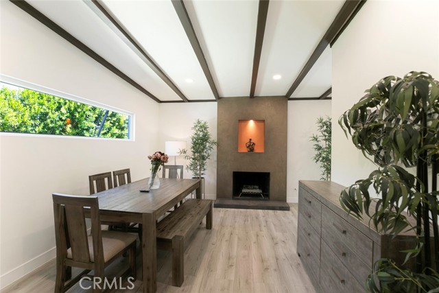 Detail Gallery Image 16 of 43 For 18033 Duncan St, Encino,  CA 91316 - 3 Beds | 2 Baths