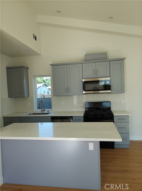 Detail Gallery Image 3 of 15 For 747 Forestdale Ave, Glendora,  CA 91740 - 4 Beds | 6 Baths