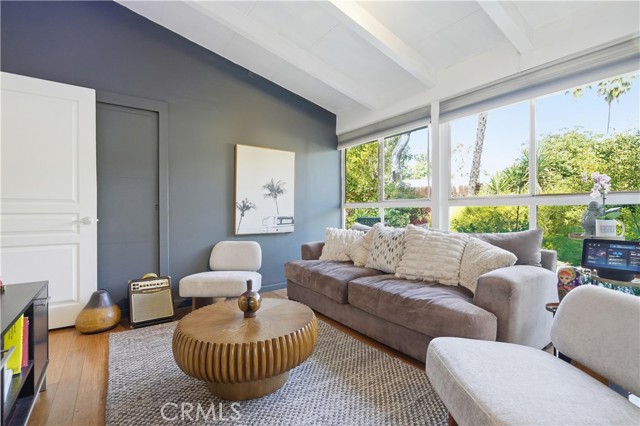 Detail Gallery Image 7 of 26 For 6141 Jumilla, Woodland Hills,  CA 91367 - 3 Beds | 2/1 Baths