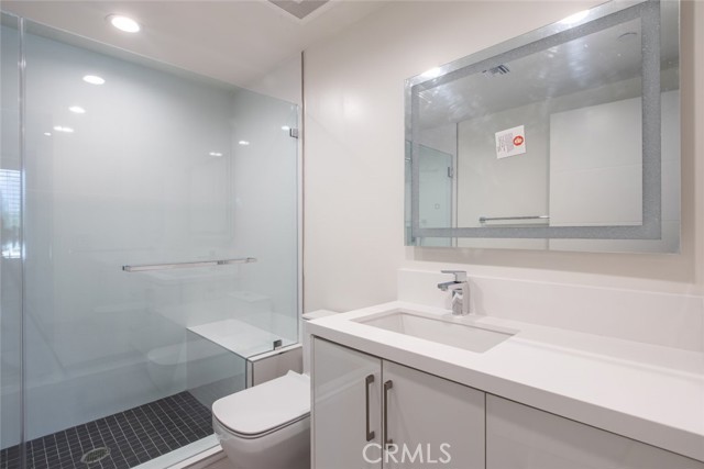 Detail Gallery Image 12 of 21 For 2225 Mira Vista Ave #206,  Montrose,  CA 91020 - 3 Beds | 2 Baths