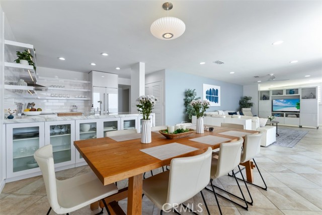 1585 S Coast, Laguna Beach CA: https://media.crmls.org/medias/ea039c80-c23f-4e51-a403-db05b862bd54.jpg