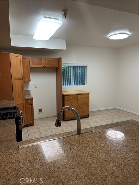 Detail Gallery Image 8 of 33 For 7551 Jordan #109,  Canoga Park,  CA 91303 - 3 Beds | 2 Baths