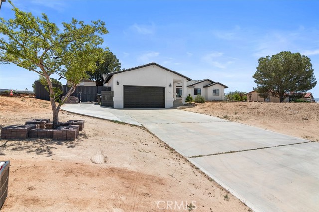 Detail Gallery Image 3 of 22 For 13651 1st Ave, Victorville,  CA 92395 - 3 Beds | 2 Baths