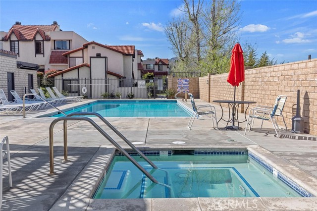 Detail Gallery Image 27 of 30 For 27653 Ironstone Dr #1,  Canyon Country,  CA 91387 - 3 Beds | 3 Baths