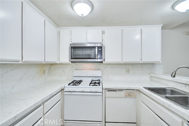 16459 Joy Street, Lake Elsinore CA: https://media.crmls.org/medias/ea04deb9-648a-44d8-9bb7-2d63c3051f72.jpg