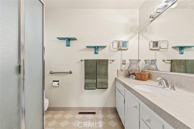 7 Pinecrest Circle, Chico CA: https://media.crmls.org/medias/ea0510aa-443a-4ec8-ba57-77a9507b824a.jpg