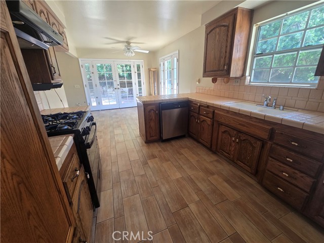 Detail Gallery Image 5 of 15 For 231 Hillandale Ct, Riverside,  CA 92507 - 3 Beds | 2 Baths