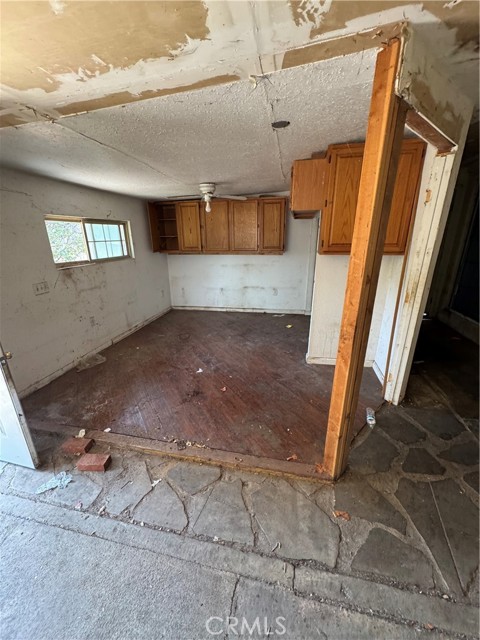 9314 Martha Way, Riverside CA: https://media.crmls.org/medias/ea066624-ac88-466a-8f08-9985080623c0.jpg