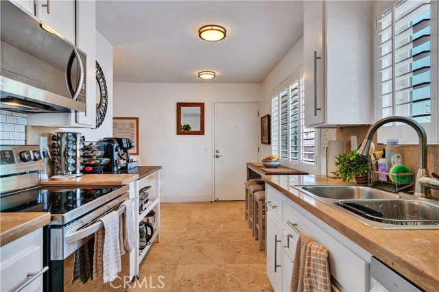 2884 Sawtelle Boulevard, Los Angeles CA: https://media.crmls.org/medias/ea07329b-e7c6-4aea-9204-5df0a8b53474.jpg