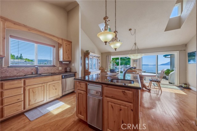 3790 Lakeshore Boulevard, Lakeport CA: https://media.crmls.org/medias/ea081876-e2af-4526-8485-1140b396eaf1.jpg