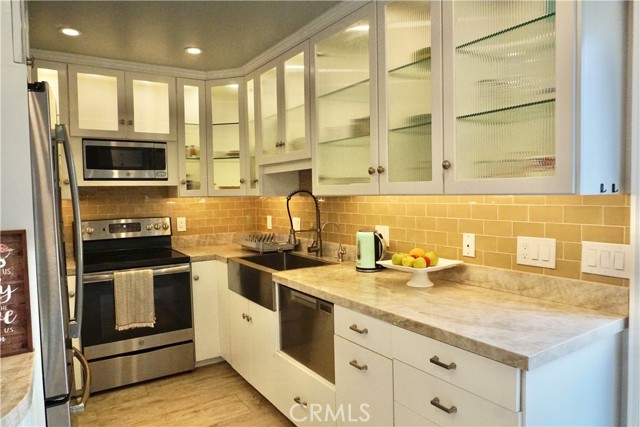 Detail Gallery Image 8 of 16 For 711 Pacific Coast Highway #301,  Huntington Beach,  CA 92648 - 0 Beds | 1 Baths