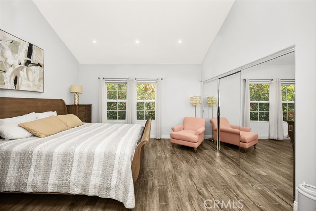 2745 Montrose Avenue, Montrose CA: https://media.crmls.org/medias/ea089af0-a7f0-4841-9c49-54a55ed183f3.jpg