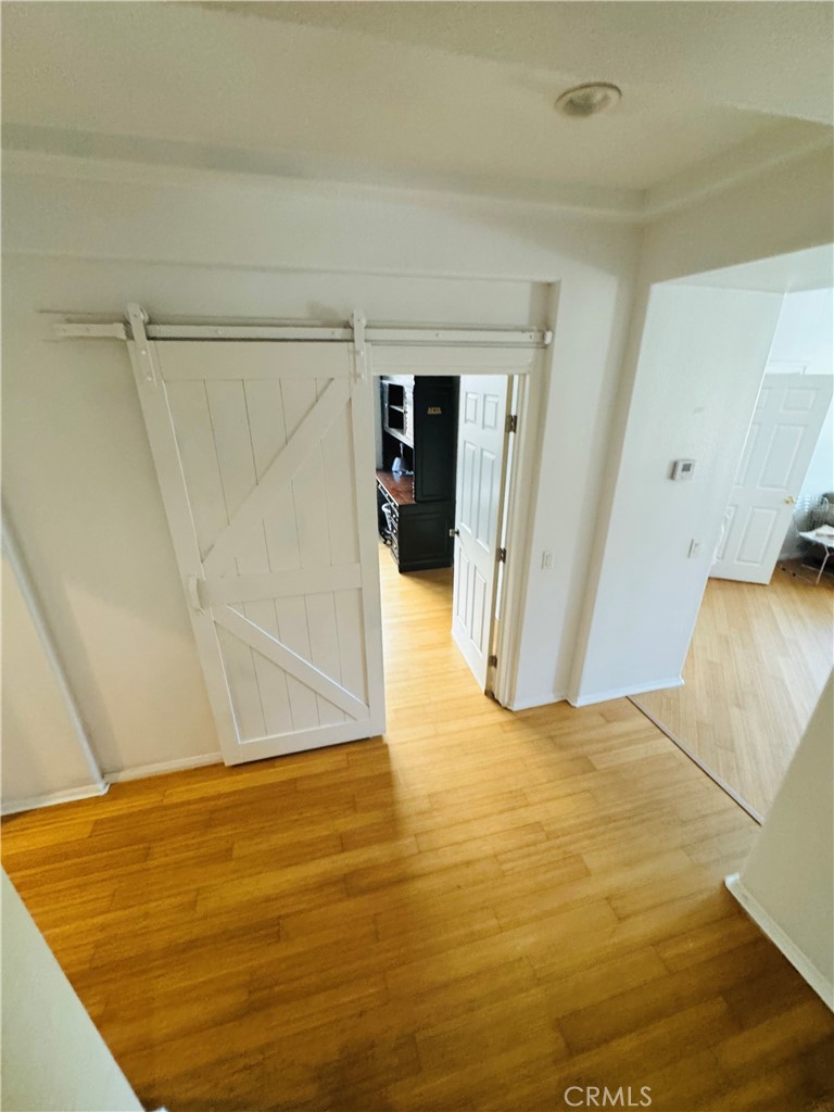 https://media.crmls.org/medias/ea08f2ea-4907-4c0d-83d1-8daa50a32335.jpg?preset=X-Large