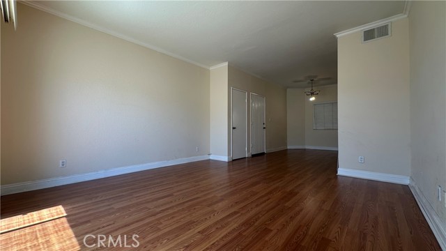Detail Gallery Image 2 of 13 For 7632 Topanga Canyon Bld #102,  Canoga Park,  CA 91304 - 1 Beds | 1 Baths