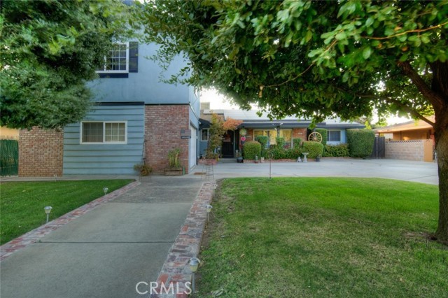 918 S Sunnyside Avenue, Fresno CA: https://media.crmls.org/medias/ea0b8691-fb2b-4173-bb9e-75979667b06b.jpg