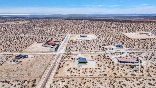10715 Wilson Drive, California City CA: https://media.crmls.org/medias/ea0bd108-7cf8-4cfb-998d-52e88e14b3e1.jpg