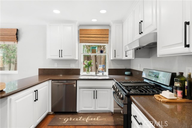 Detail Gallery Image 11 of 34 For 347 E 18th St #C,  Costa Mesa,  CA 92627 - 3 Beds | 2/1 Baths