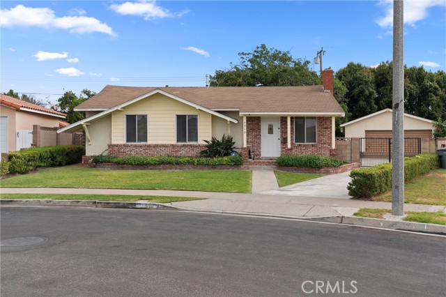 Detail Gallery Image 1 of 38 For 7510 El Cortez Cir, Buena Park,  CA 90620 - 3 Beds | 1 Baths