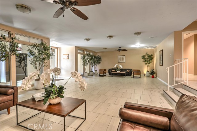 14141 Dickens, Sherman Oaks CA: https://media.crmls.org/medias/ea0da39e-a0a6-4e22-8412-2fdc60682689.jpg