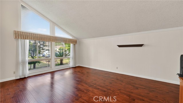 Detail Gallery Image 6 of 32 For 14272 Saarinen Ct, Irvine,  CA 92606 - 4 Beds | 2/1 Baths