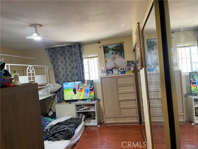 Detail Gallery Image 7 of 18 For 521 S Western Ave, Santa Ana,  CA 92703 - 4 Beds | 2 Baths