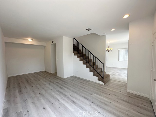 Detail Gallery Image 7 of 34 For 3757 E 52nd St, Maywood,  CA 90270 - 3 Beds | 2/1 Baths
