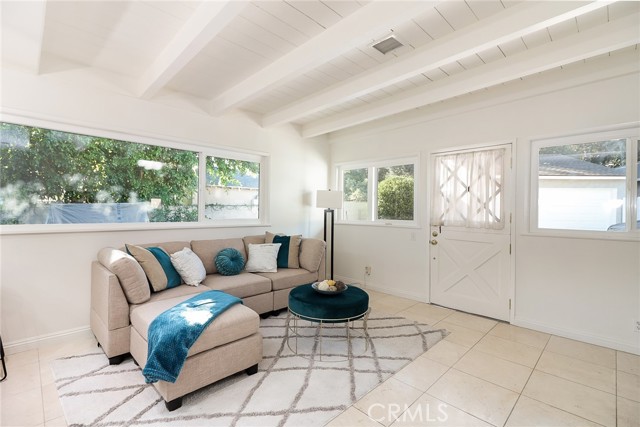 Detail Gallery Image 8 of 47 For 235 Poinsettia Ave, Monrovia,  CA 91016 - 5 Beds | 2 Baths