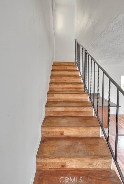 547 W 106th Street, Los Angeles CA: https://media.crmls.org/medias/ea109696-5b48-4065-8260-e3e159d47520.jpg