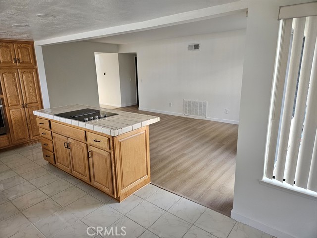 Detail Gallery Image 8 of 33 For 24825 Laurelcrest, Stevenson Ranch,  CA 91381 - 4 Beds | 3 Baths