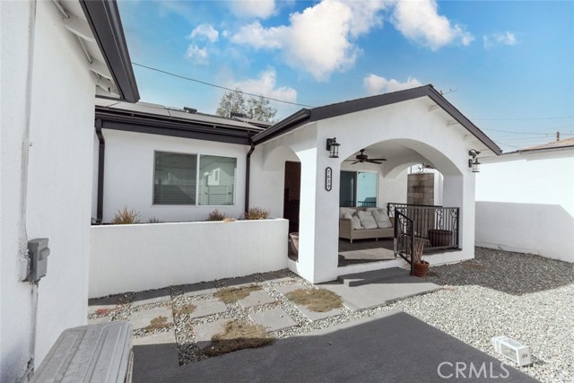 Detail Gallery Image 1 of 24 For 7639 Radford Ave, North Hollywood,  CA 91605 - 3 Beds | 2 Baths