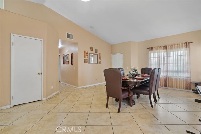 Detail Gallery Image 9 of 74 For 15060 Spring St, Fontana,  CA 92335 - 4 Beds | 2 Baths