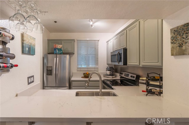 Detail Gallery Image 9 of 51 For 20371 Bluffside Cir #101,  Huntington Beach,  CA 92646 - 1 Beds | 1 Baths