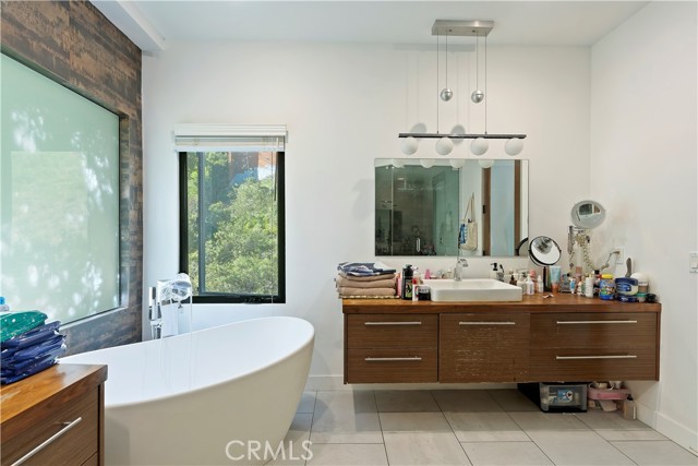 1414 Dawnridge Drive, Beverly Hills CA: https://media.crmls.org/medias/ea120866-ae59-4eec-8c22-94bb160d3bba.jpg