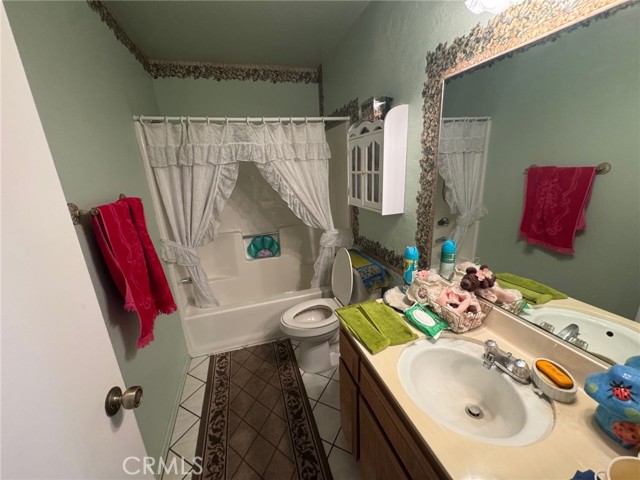 Detail Gallery Image 9 of 15 For 10421 Shangri La, Hesperia,  CA 92345 - 3 Beds | 2 Baths