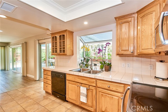 2108 Via Caliente, Fullerton CA: https://media.crmls.org/medias/ea13293c-3d1f-49c5-8c18-b231c498fa6f.jpg