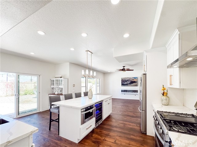 Detail Gallery Image 17 of 48 For 1035 Summerplace Ct, Corona,  CA 92881 - 5 Beds | 4 Baths