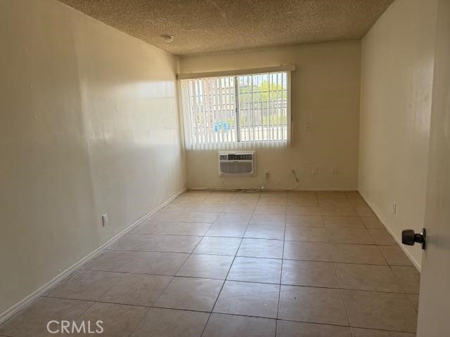 6242 Vineland Avenue, North Hollywood CA: https://media.crmls.org/medias/ea13ce0a-d1a6-4807-8c83-583d118061be.jpg