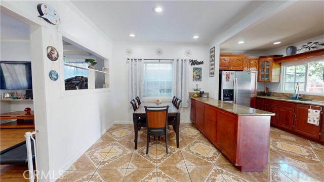5854 Woodlawn Avenue, Los Angeles CA: https://media.crmls.org/medias/ea141346-2c00-42cb-8f11-4c93d9a2920f.jpg