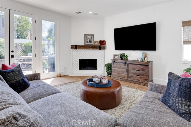 2304 Elm Avenue, Manhattan Beach, California 90266, 5 Bedrooms Bedrooms, ,4 BathroomsBathrooms,Residential,Sold,Elm,SB21197598