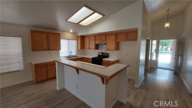 12856 Gifford Way, Victorville CA: https://media.crmls.org/medias/ea153b8d-cac4-4cc2-bb3b-6292e7db1ba9.jpg
