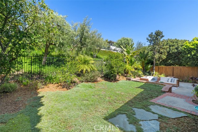 Detail Gallery Image 17 of 18 For 17 Silver Cres, Irvine,  CA 92603 - 4 Beds | 3 Baths