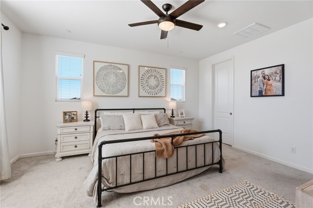 Detail Gallery Image 30 of 59 For 588 Overstone Ave, Madera,  CA 93636 - 5 Beds | 2/1 Baths