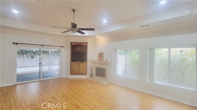 Detail Gallery Image 10 of 25 For 21346 Blackhawk St, Chatsworth,  CA 91311 - 5 Beds | 4 Baths